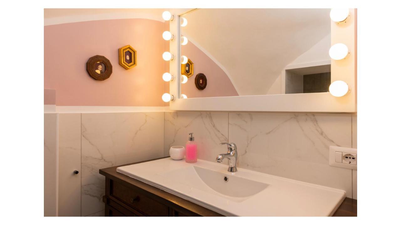 Light Pink - Suite In The Middle Of Everything Торре-Аннунциата Экстерьер фото