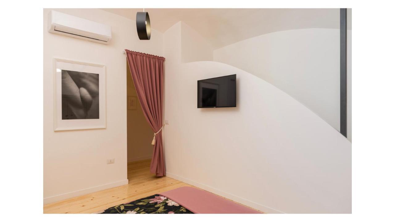 Light Pink - Suite In The Middle Of Everything Торре-Аннунциата Экстерьер фото